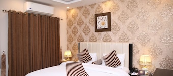 Safari Club 3 Bahria Town
