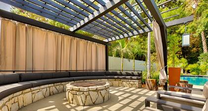 Pregunte ESPECIALES y alquileres mensuales: la impresionante piscina personalizada de Los Feliz Estates Home