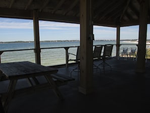 屋外ダイニングエリア