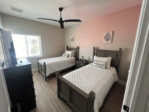 3 عدّة غرف نوم ومكتب ومكواة/لوح كي وواي فاي مجانًا