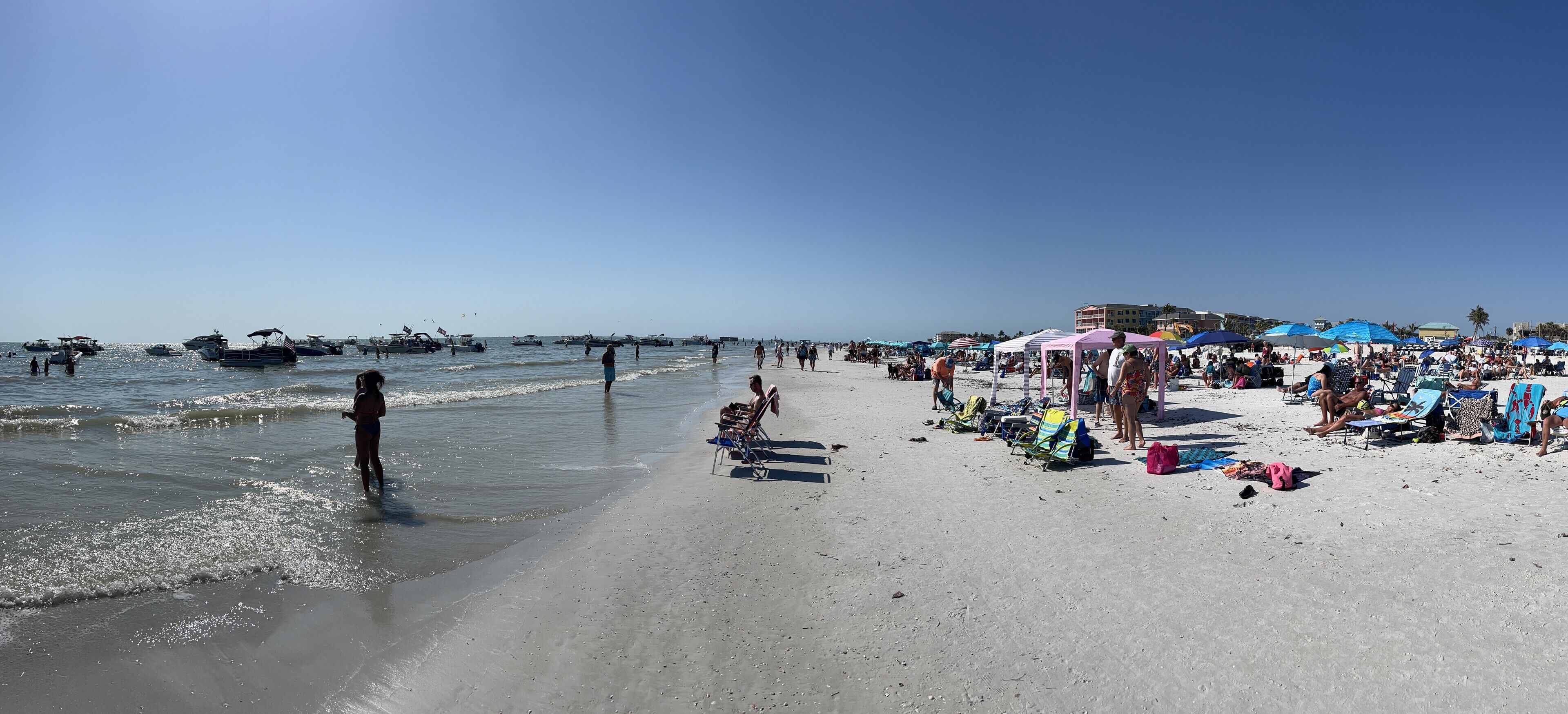 كراسي للتشمس، مناشف للشاطئ