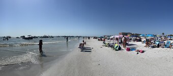 WATERFRONT HOME - DOCK, STEPS TO THE BEACH, MARGARITAVILLE AND TIME SQUARE.