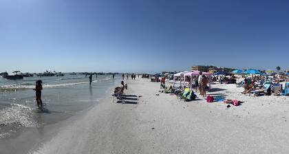 WATERFRONT HOME - SCHRITTE ZUM STRAND UND ZUM ZEITQUADRAT