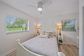 3 bedrooms, desk, iron/ironing board, free WiFi