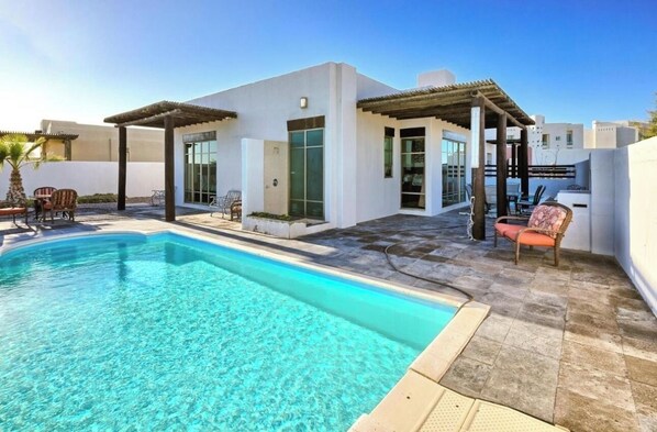 Piscine extérieure, piscine chauffée