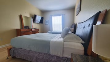 3 bedrooms, desk, iron/ironing board, travel crib