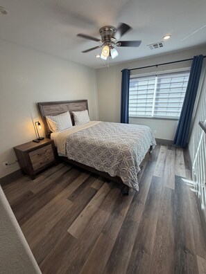 4 bedrooms, desk, iron/ironing board, travel crib