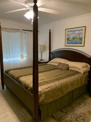 3 bedrooms, in-room safe, desk, iron/ironing board