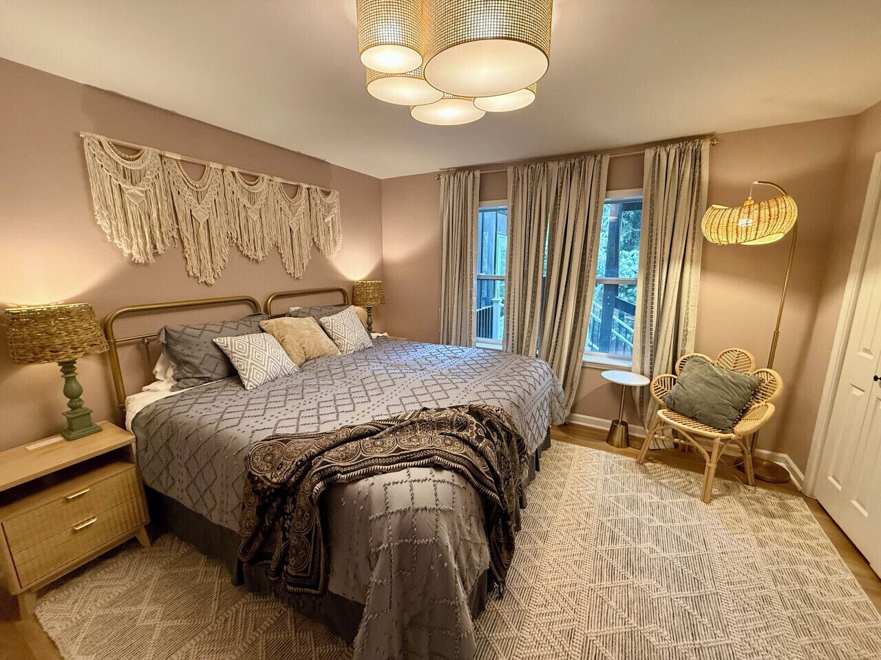 6 habitaciones, tabla de planchar con plancha y wifi gratis 