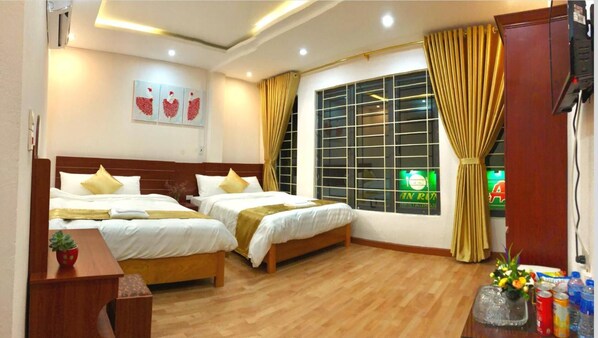 Meja kerja dan Wi-Fi gratis