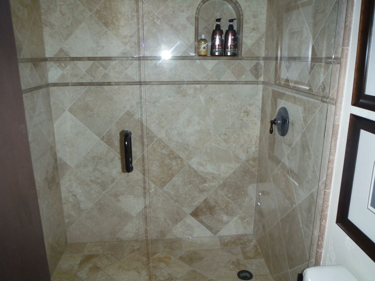 Douche, serviettes fournies