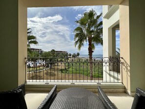 Property grounds - Beguiling pool-ocean view unit (La Paz)