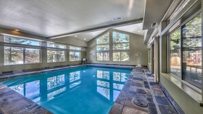 Innenpool, beheizter Pool