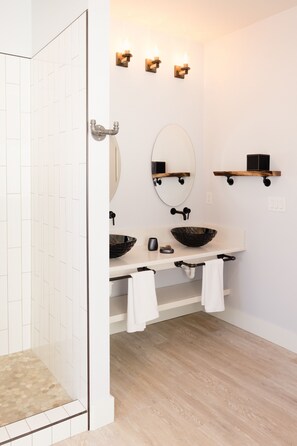 Vinifera Suite | Bathroom