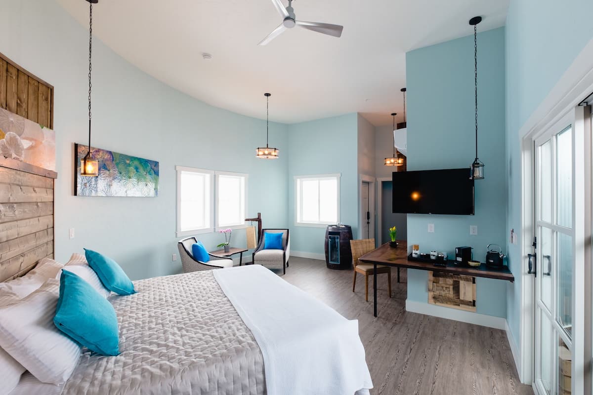 Double Room Single Use, 1 Katil Raja (King), Non Smoking, Marina View | Cadar kapas Mesir, peralatan tempat tidur premium, busa memori
