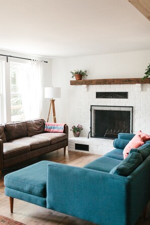 Smart TV, fireplace, DVD player, books - Among the Trees, Minutes from Liberty Mtn. Resort and 10 Miles from Gettysburg (Fairfield)