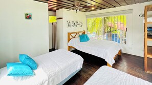 4 bedrooms, in-room safe, travel crib, free WiFi - Air conditioner in all the bedrooms, swimming pool, experience the pura vida! (Guanacaste)