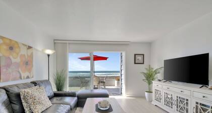 Newly Remodeled! Oceanfront Mission Beach Condo Sleeps 6 with Incredible Views!