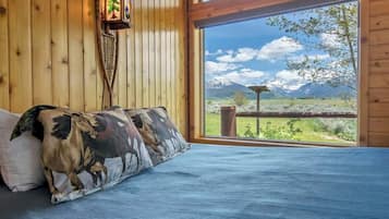 4 soverom, skrivebord, strykejern/-brett og wi-fi (inkludert)