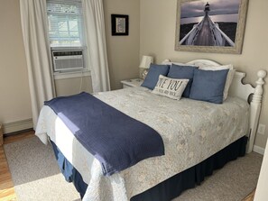 4 bedrooms, iron/ironing board, travel cot, free WiFi - Best of Both Worlds on Swan Pond in Dennisport (Dennis Port)