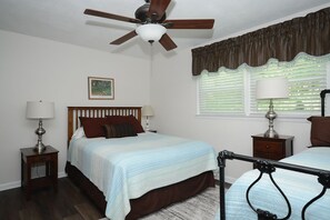 3 soverom, skrivebord, strykejern/-brett og wi-fi