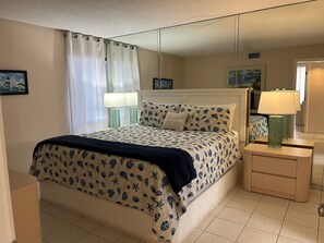3 bedrooms, iron/ironing board, free WiFi, bed sheets - Spacious Beachfront Condo at Edgewater (Panama City Beach)