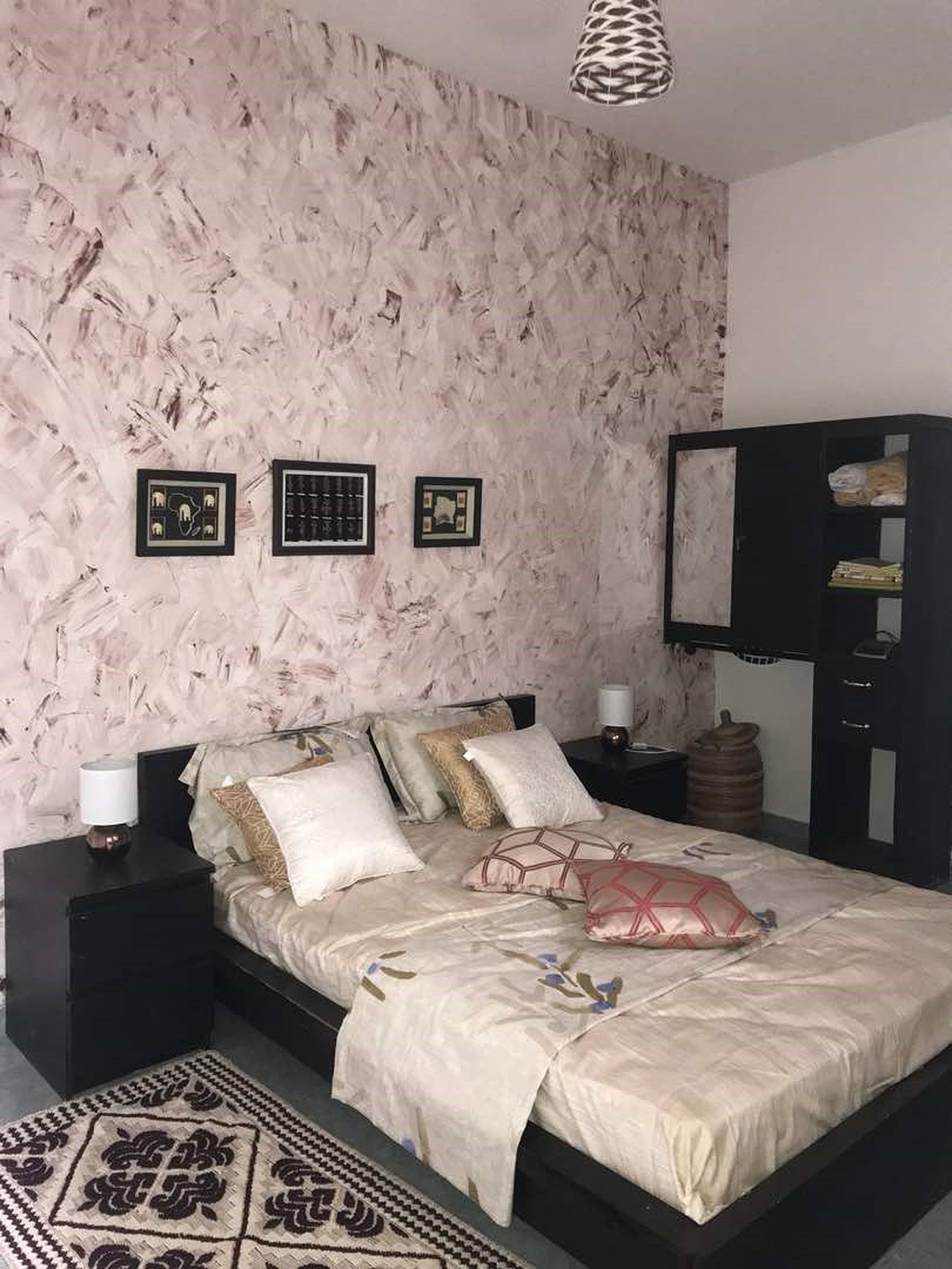 Deluxe Apartment, 3 Bedrooms | 3 bedrooms, desk, free WiFi, bed sheets
