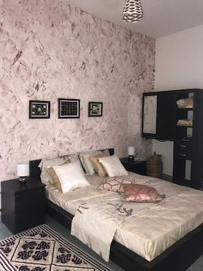 Deluxe Apartment, 3 Bedrooms | 3 bedrooms, desk, free WiFi, bed sheets - Stay.plus Appartements Maristes (Dakar)