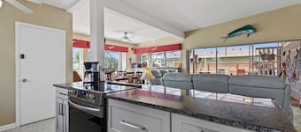 Gulf Coast Getaway: Pool • Kayaks • Fishing