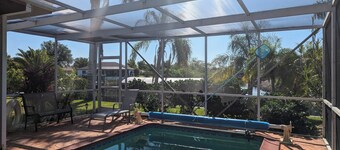 Gulf Coast Getaway: Pool • Kayaks • Fishing