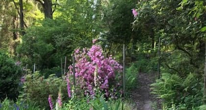 Cottage at Taughannock: State Park, Cayuga Lake, Ithaca, & Cornell