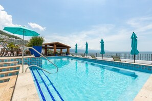Piscine extérieure, piscine sur le toit