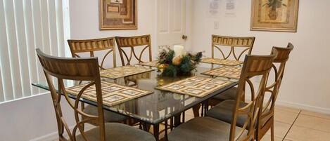 Family Villa, Garden Area | Dining