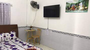 Economy Double Room Single Use | Desk, laptop workspace, blackout drapes, iron/ironing board