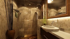 Shower, free toiletries, towels - Destiny Hotel Pratunam (Bangkok)
