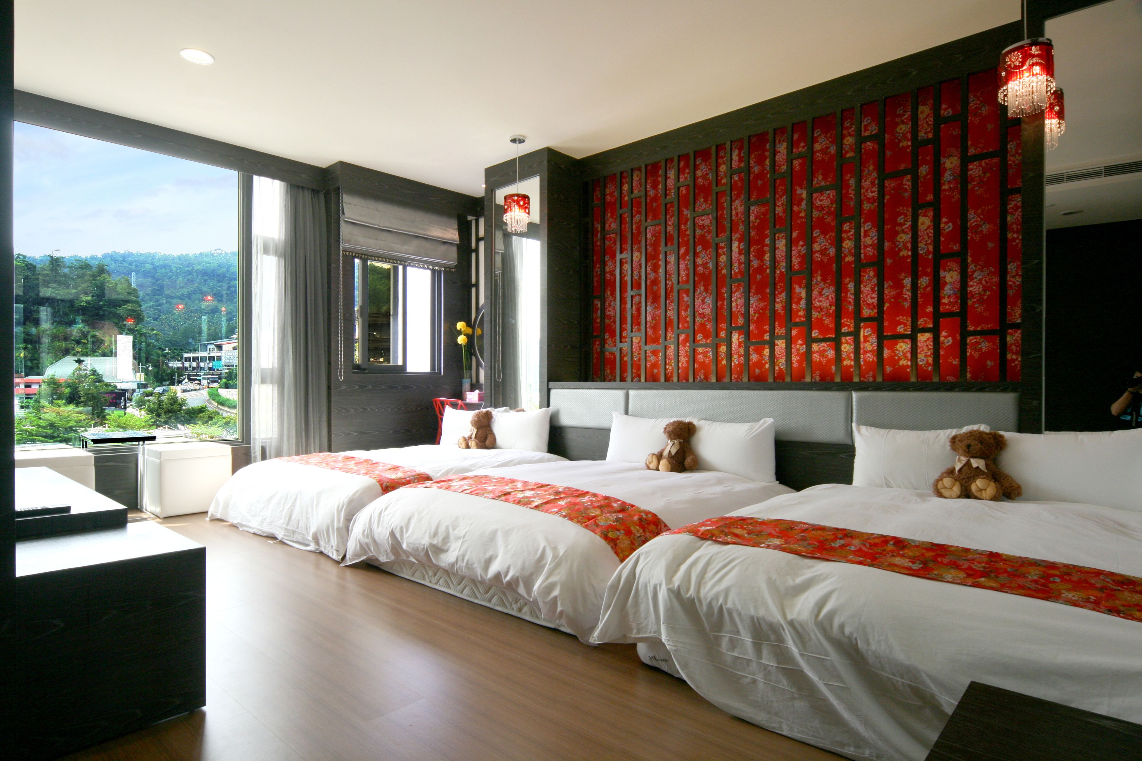 Deluxe Suite, Multiple Beds, Non Smoking | Desk, free WiFi, bed sheets