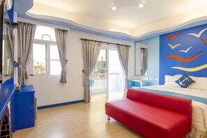 Comfort Double Room, 1 Queen Bed, City View | Individually furnished, desk, blackout drapes, soundproofing - Ola beaches (Hengchun)