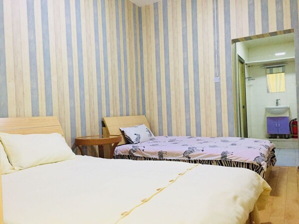 Family Room(Mainland Chinese Citizen Only) | Blackout drapes, free WiFi - Shu Xu Internet Hostel (Kunming)