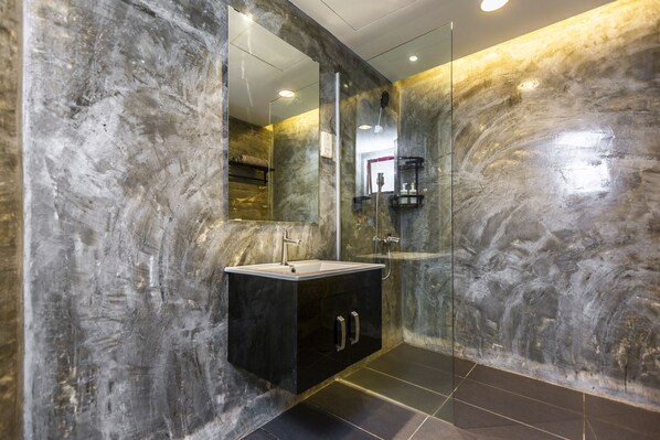 Apartment, 2 Schlafzimmer | Badezimmer | Dusche, kostenlose Toilettenartikel, Handtücher