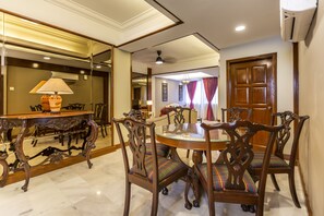 Appartement Prestige | Repas dans la chambre