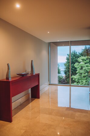 Lobby - Arha Comillas (Comillas)