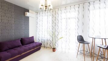 Studiosuite, 1 Queen-Bett und Schlafsofa, Nichtraucher | Schallisolierte Zimmer, Bügeleisen/Bügelbrett, kostenloses WLAN