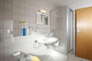 Shower dan handuk