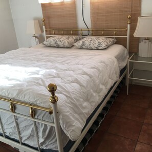 Cots/infant beds, rollaway beds, free WiFi, bed sheets