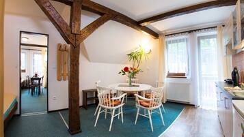 Apartemen Mewah | Area keluarga | TV LED