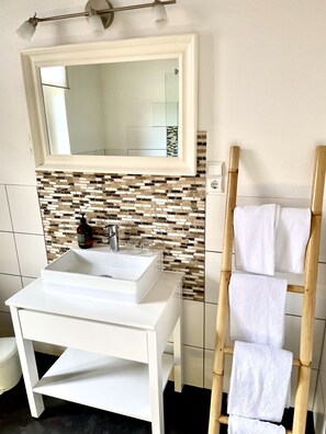 Suite, Ensuite | Bathroom