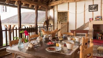Free daily local cuisine breakfast