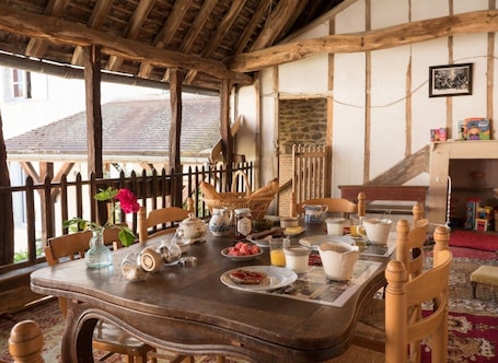 Desayuno de cocina local incluido todos los días