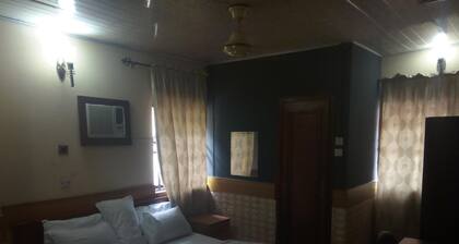 Holla-Jobi Guest House