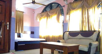 Holla-Jobi Guest House